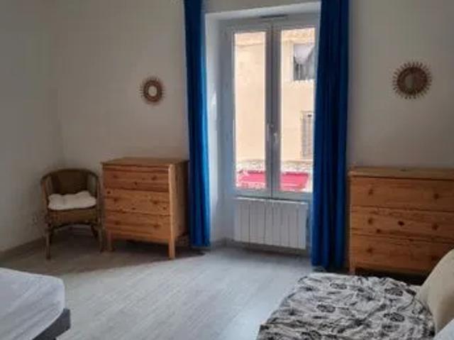 Beau duplex style loft plein centre meyrargues