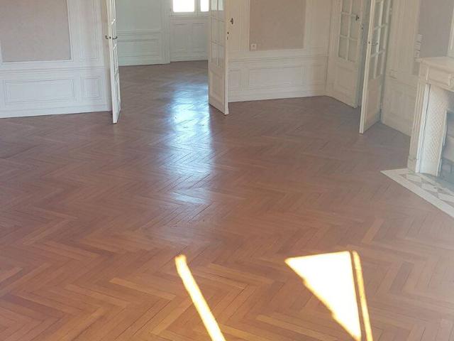 Beau et Grand f3 76 m2 plus terrasse de 50m2 dans l’hyper centre de Rochefort