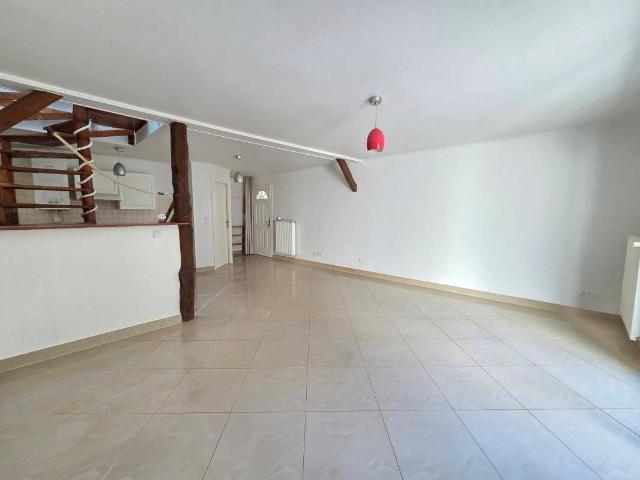 BEAU F4 EN DUPLEX AVEC JARDIN