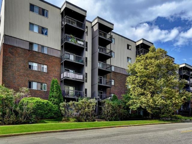 BEAU GRAND 3 ½ RÉNOVÉ, ENTRÉE LAVEUSE/SÉCHEUSE, SECTEUR PAISIBLE, 1135$/MOIS TOUT INCLUS, DISPONIBLE À PARTIR DE NOVEMBRE