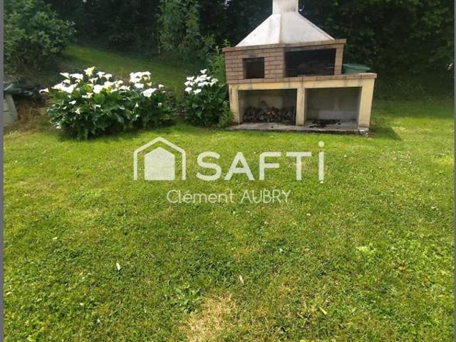 Beau Pavillon offrant de beaux volumes avec magnifique terrain !