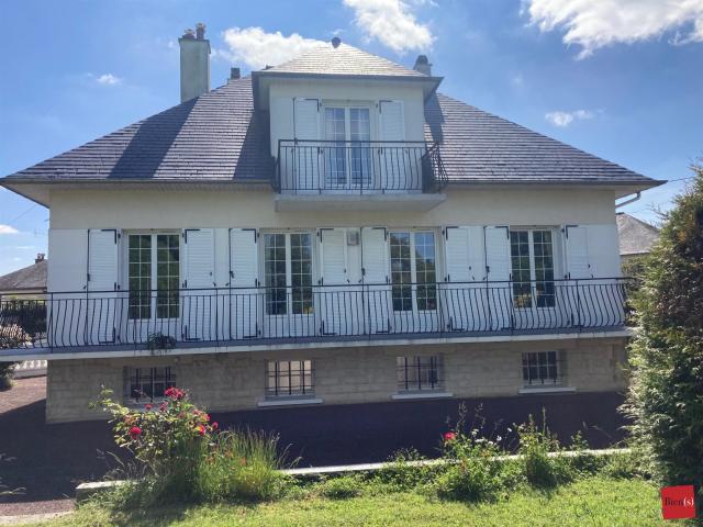 Beau pavillon avec garage, balcons, terrasse et jardin 102m² Louverné