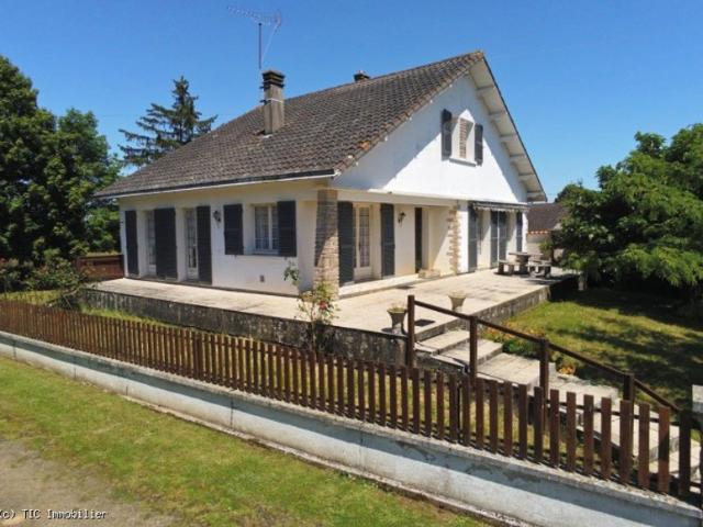 Beau Pavillon entre Ruffec et Sauzé Vaussais