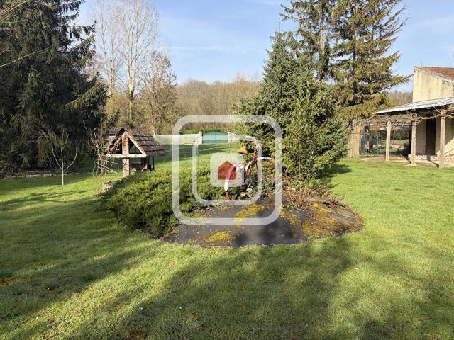 Beau pavillon indépendant sur 1800m2 de jardin