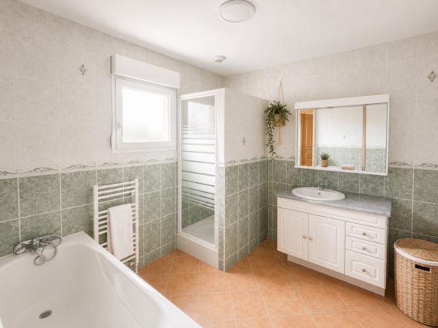 Beau pavillon 145m2 semi plain pied à louer