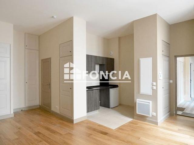 Beau petit appartement de type 1 an plein cœur de ville en résidence loi Malraux