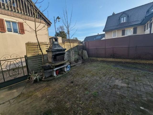 BEAU POTENTIEL, AU COEUR DU VILLAGE