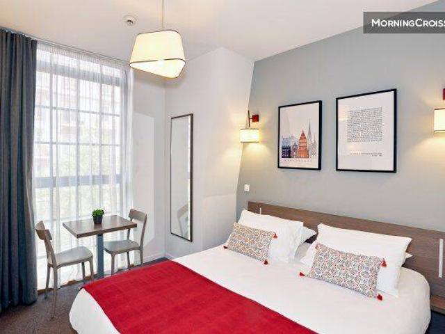 Beau studio avec services hôteliers