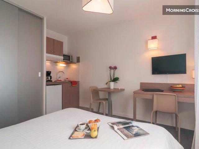Beau studio avec services hôteliers