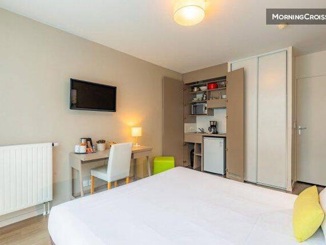 Beau studio avec services hôteliers