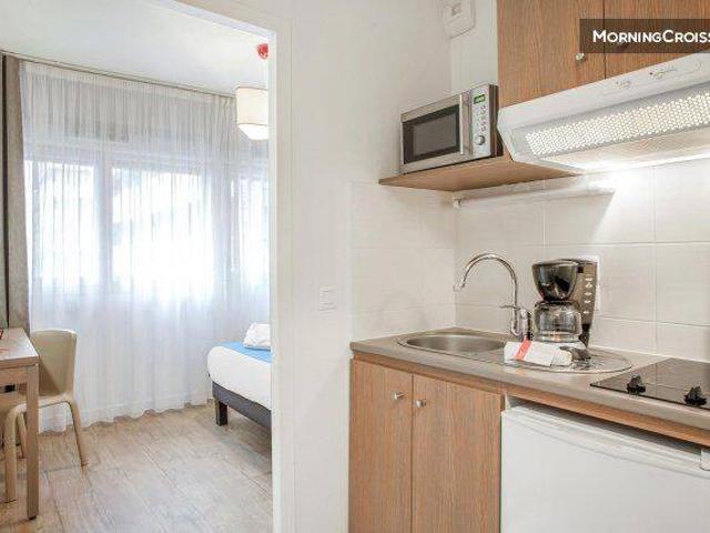 Beau studio avec services hôteliers