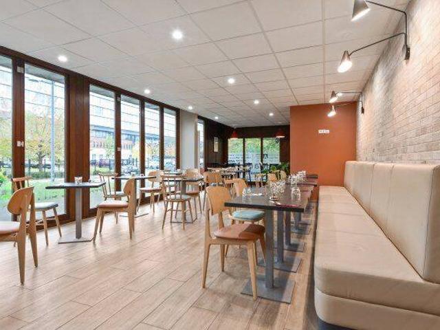 Beau studio avec services hôteliers