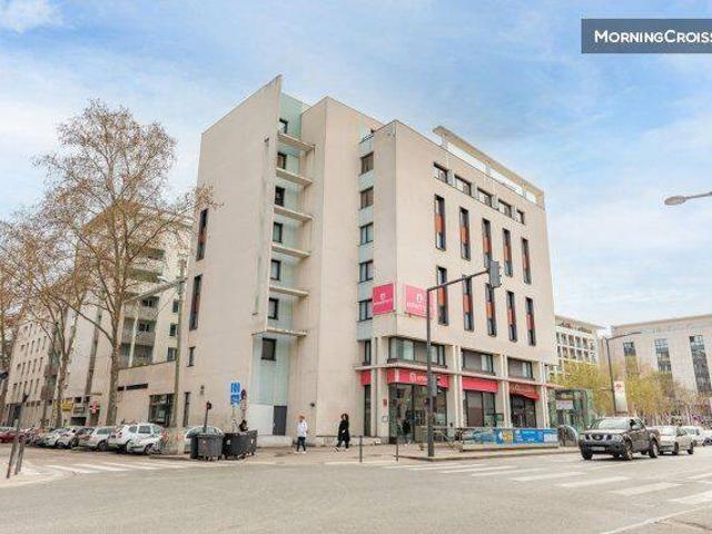 Beau studio avec services hôteliers
