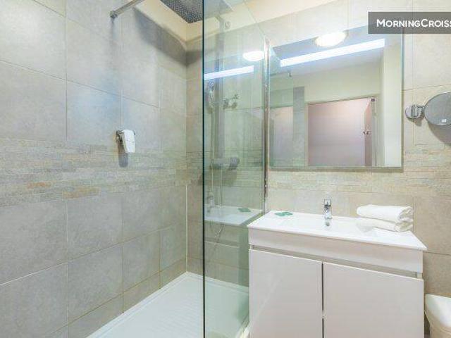 Beau studio avec services hôteliers