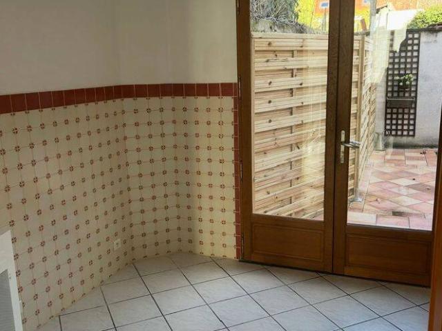Beau studio avec terrasse