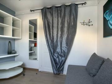 Beau studio AVENUE HOCHE PARIS 8EME