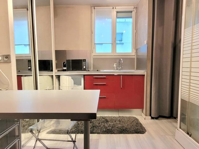 BEAU STUDIO DE 13 M2 A PARIS 17EME