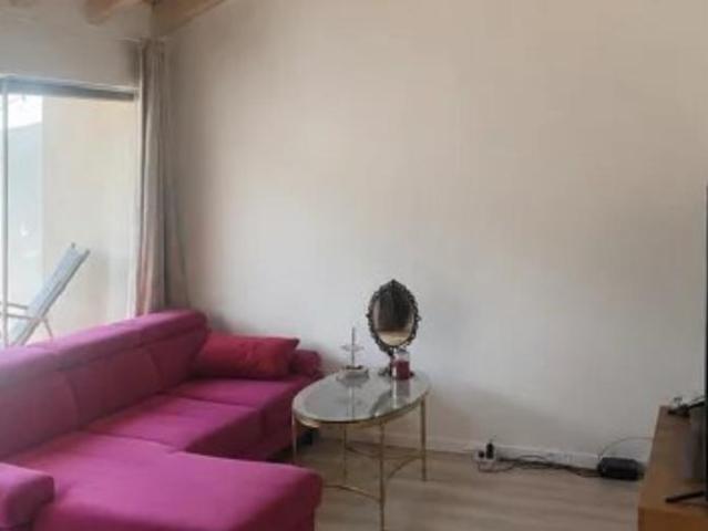Beau studio en cours de rénovation complète