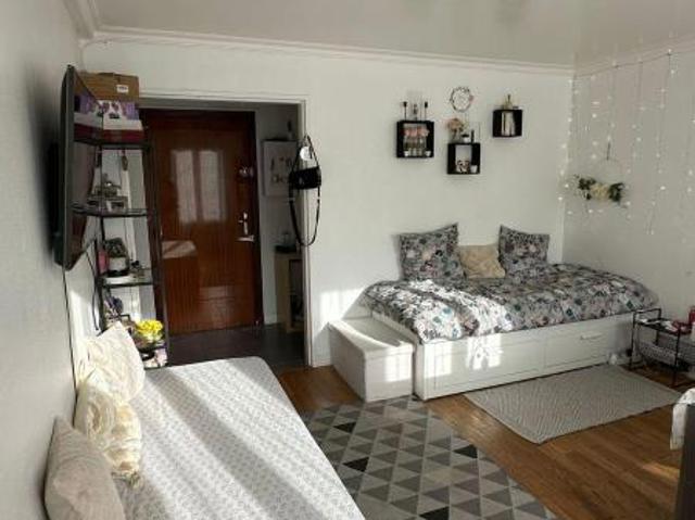 ? Beau studio lumineux avec balcon, parking et cave Rénovation totale !