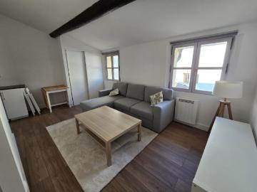 Beau studio meublé