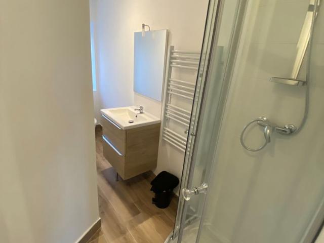 Beau Studio meublé au 1er étage
