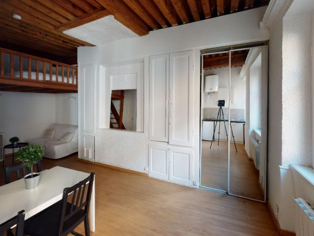 Beau Studio rénové proche d'Hôtel de Ville 28.08m2