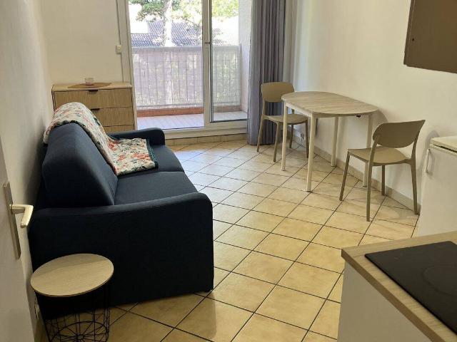 BEAU STUIDO MEUBLE