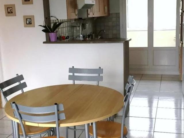 Beau T4 lumineux avec loggia et cave
