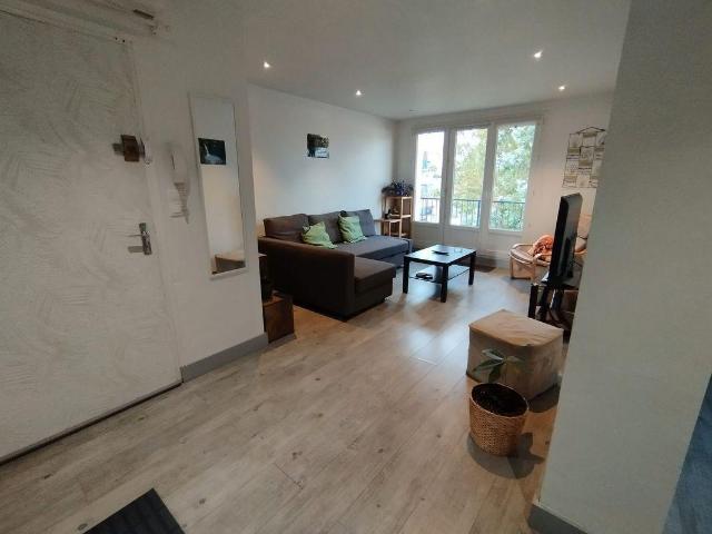 Beau T2 meublé 47m² Balcon, Parking