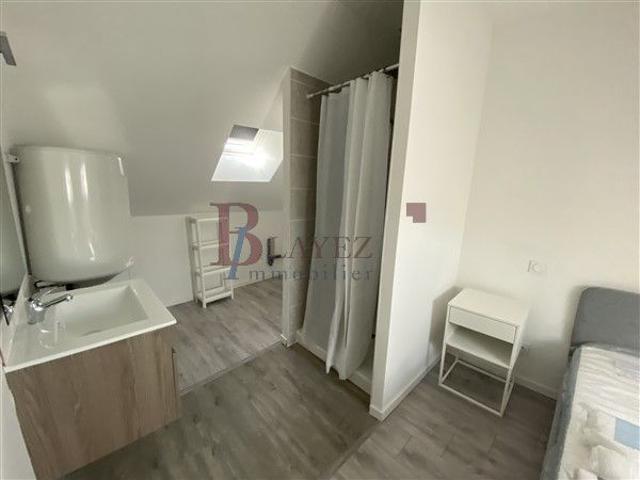BEAU T2 MEUBLE REFAIT A NEUF