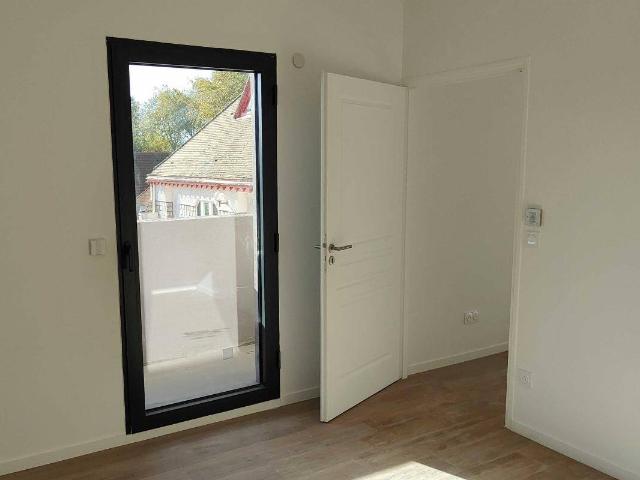 Beau T2 avec climatisation, balcon et place de parking au sous s
