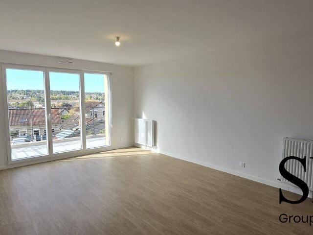 BEAU T2 AVEC BALCON ET PARKING