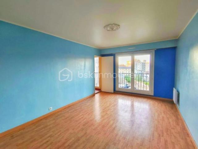 BEAU T2 DE 46M² FACE A LA GARE