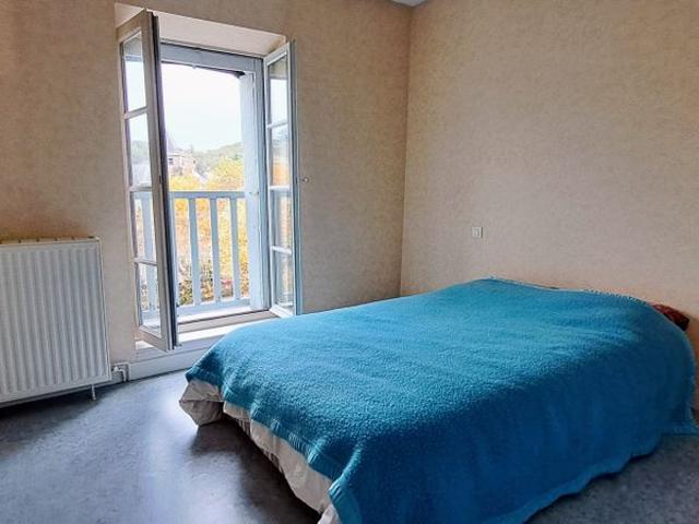 beau T2 en duplex sur Allassac centre