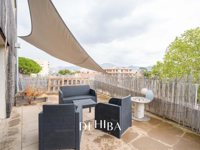 BEAU T2 RÉCENT AVEC GRANDE TERRASSE PLEIN CIEL ET GARAGE PARC BORTOLI 8E