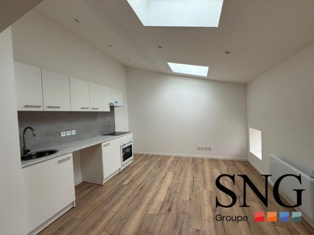 BEAU T2 RENOVE AVEC OFFRE FRAIS D AGENCE 50 %