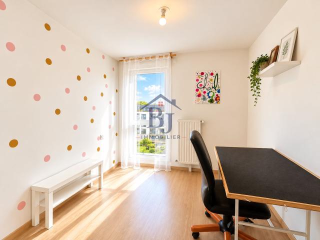 Beau T3 de 76 m2 Terrasse, garage et parking Résidence r. 76m² Rennes