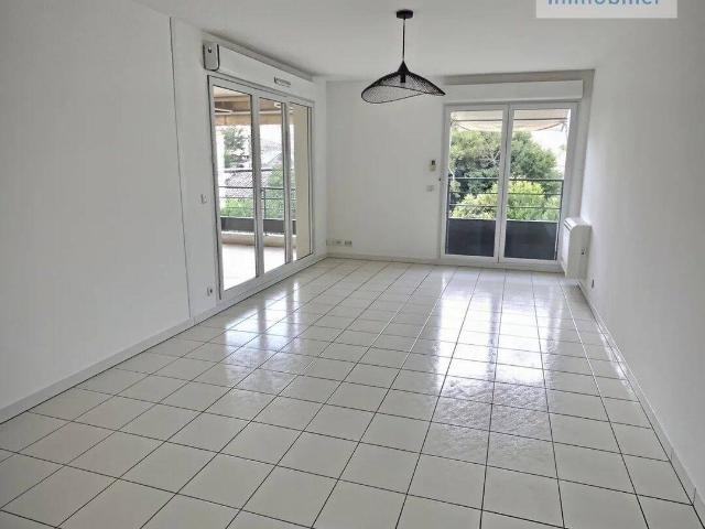 Beau T3 Lunel garage + parking