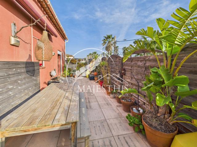 Beau T3 Terrasse Et Place De Parking Privative Bail Emphy. 60m² Hyères