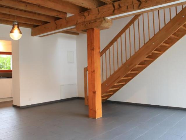 BEAU TRIPLEX DE 4 PIECES + CUISINE
