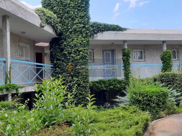Beau trois pièces dans une résidence arborée avec ascenseur