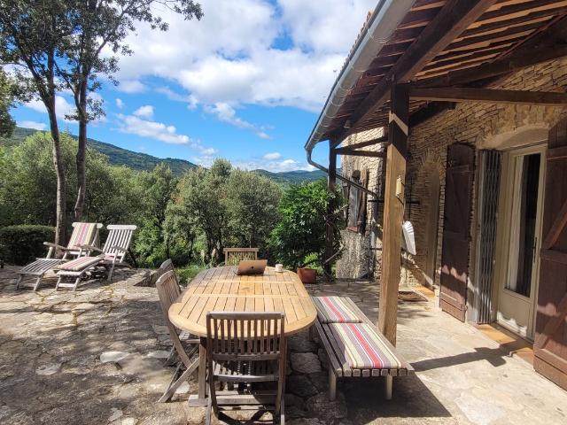 Beau village de la vallee de la Mare, avec cafe et restauran. 105m² Bédarieux