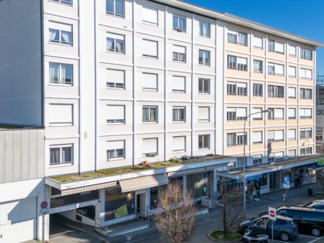 Beau 2.5 pièces entièrement rénové au centre ville de Prilly