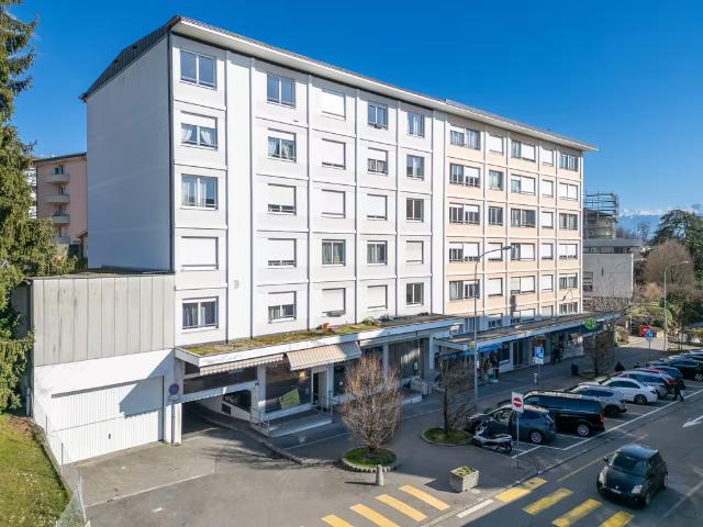 Beau 2.5 pièces entièrement rénové au centre ville de Prilly