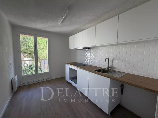 BEAU 2 PIECES LE BAR SUR LOUP
