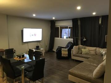 Beau 3 1/2 à louer au dessus de locaux commerciaux