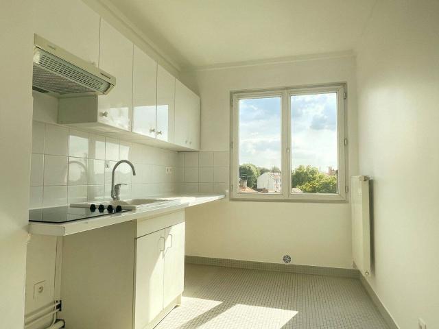Beau 3 Pieces a LIVRY GARGAN