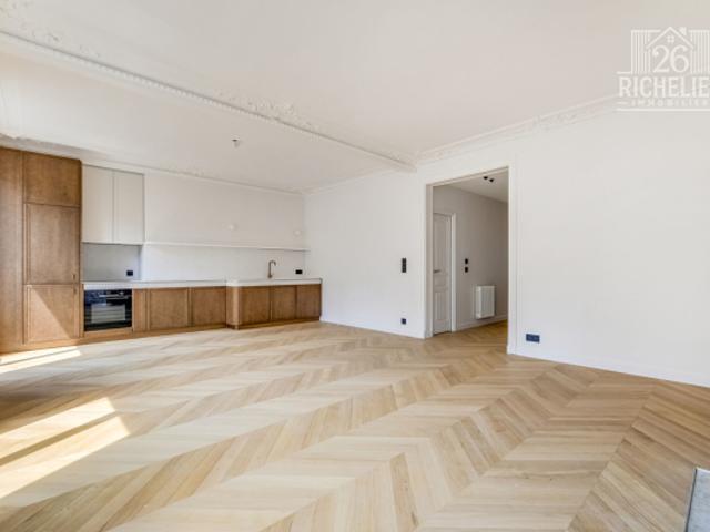 Beau 3 pièces de 90 m2 proche Hotel de ville