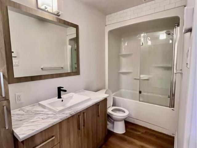 Beau 41/2, St Zotique ! Disponible maintenant au 2e étage 760 Principale