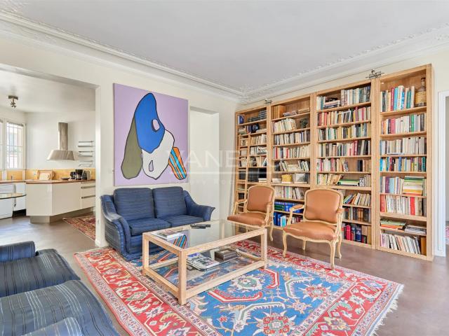 Beau 4 pièces central alliant le charme de l'ancien et le co. 98m² Paris 9ème